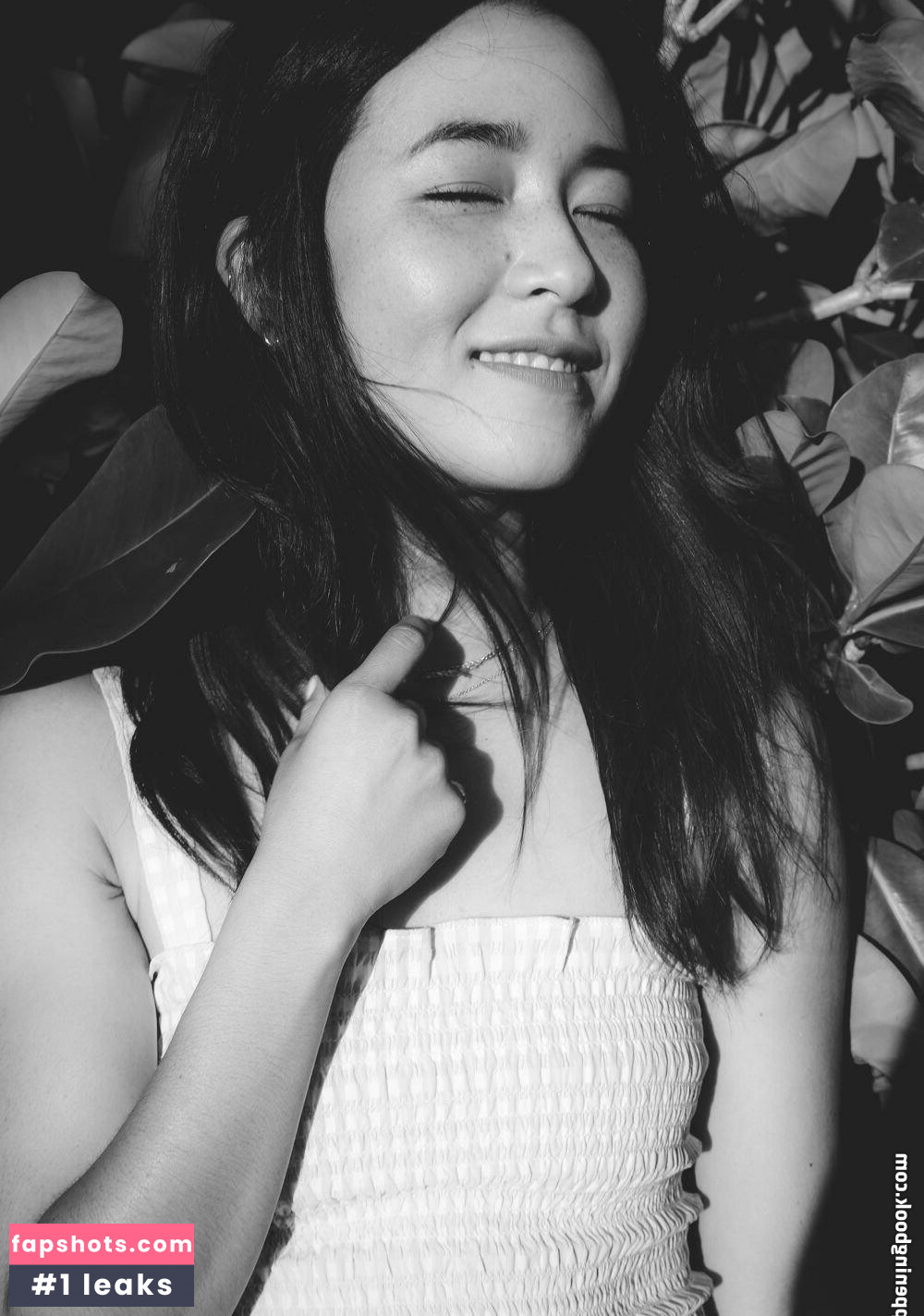 Maya Erskine gallery photo #5