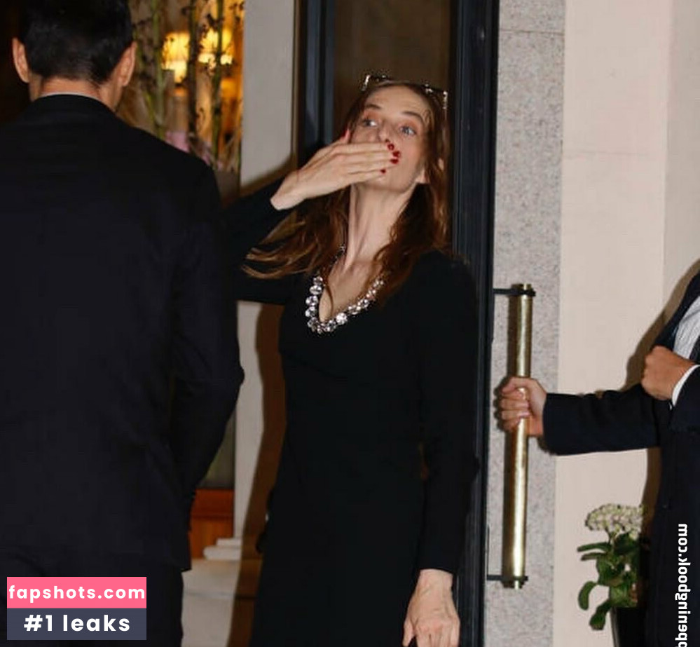 Maya Hawke gallery photo #105