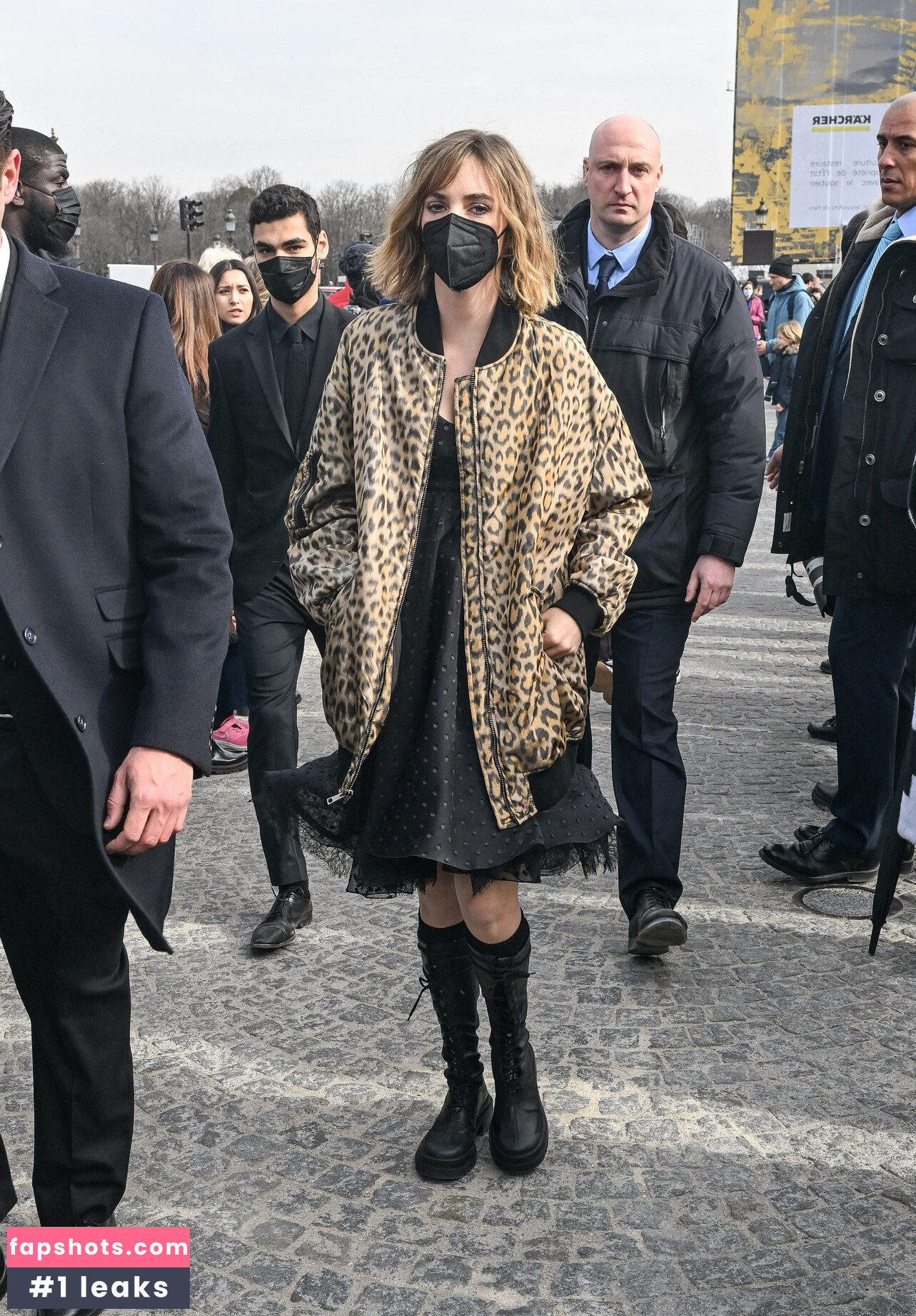 Maya Hawke gallery photo #117