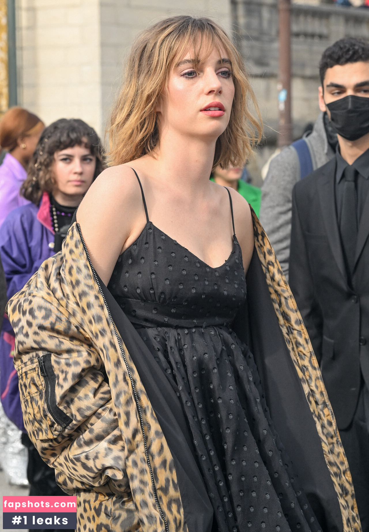Maya Hawke gallery photo #123