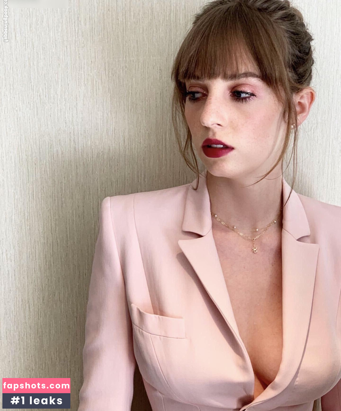 Maya Hawke gallery photo #139