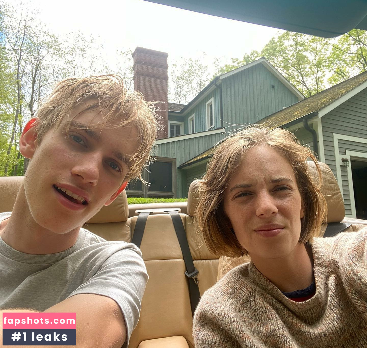 Maya Hawke gallery photo #168