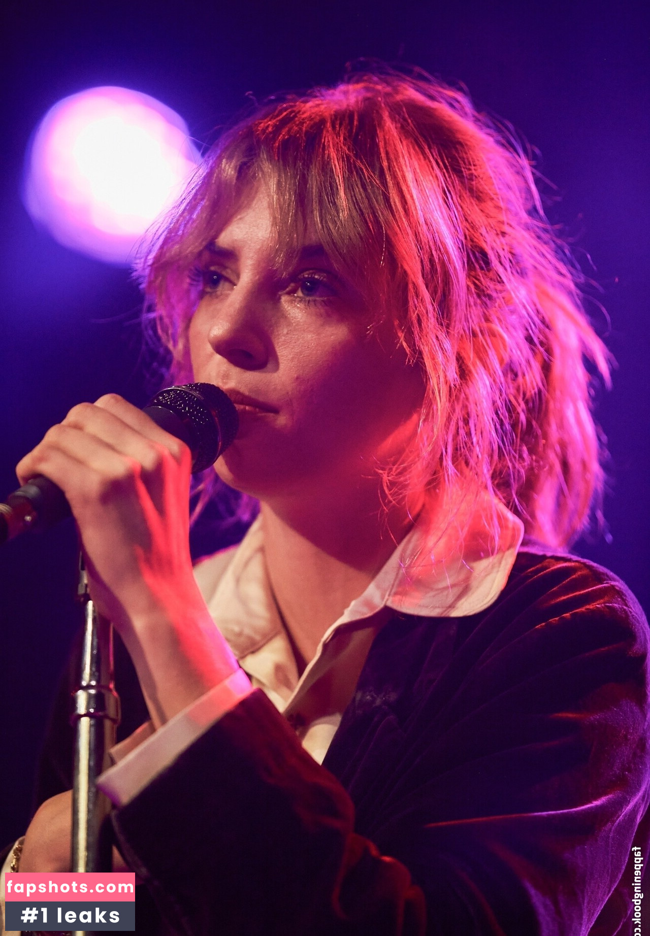 Maya Hawke gallery photo #244