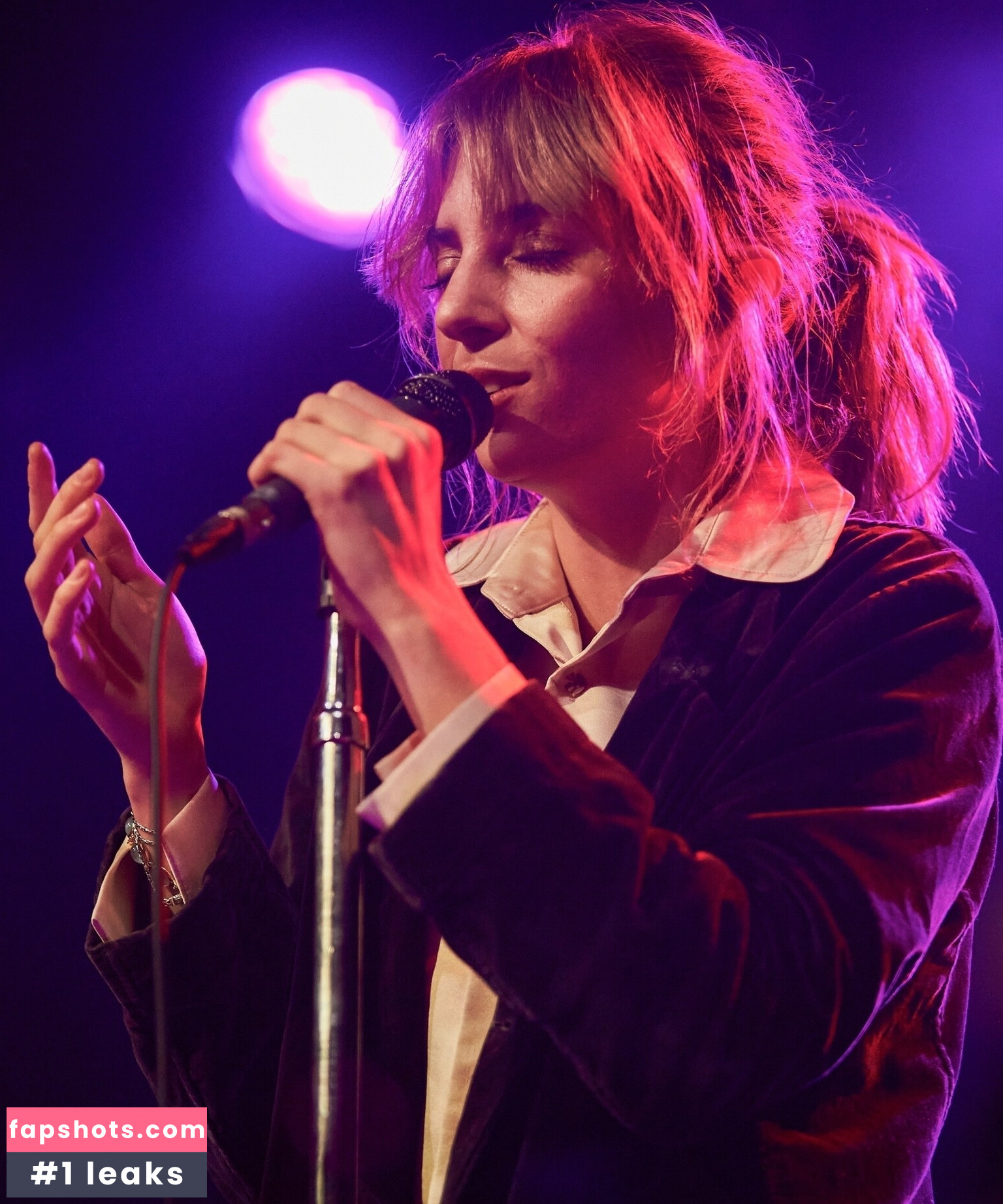 Maya Hawke gallery photo #246