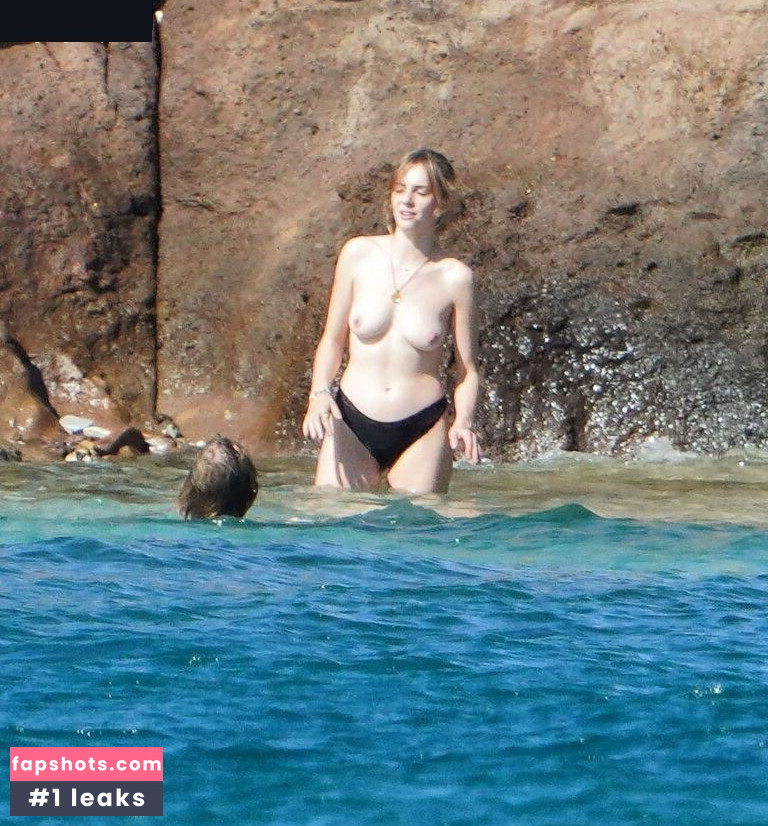 Maya Hawke gallery photo #300