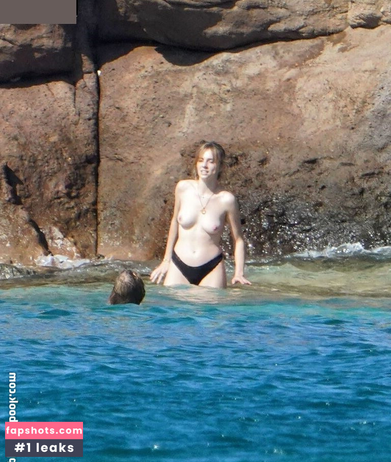 Maya Hawke gallery photo #304