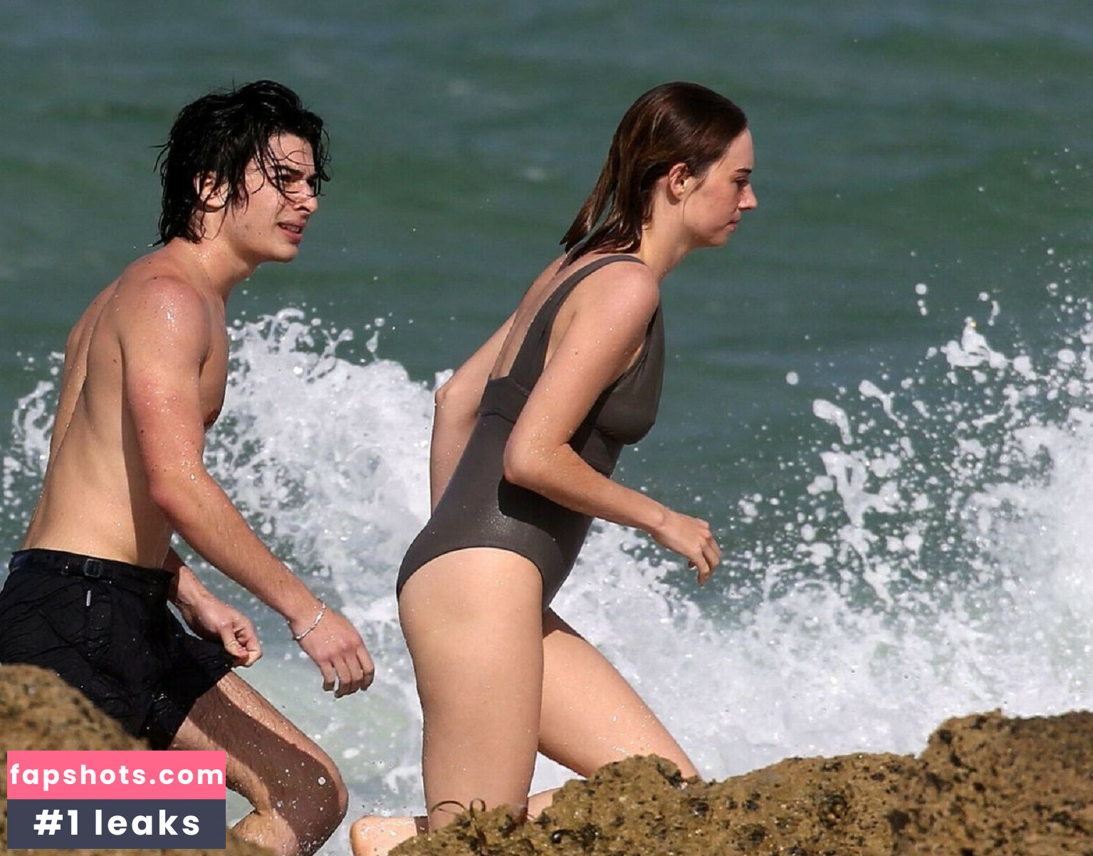 Maya Hawke gallery photo #313