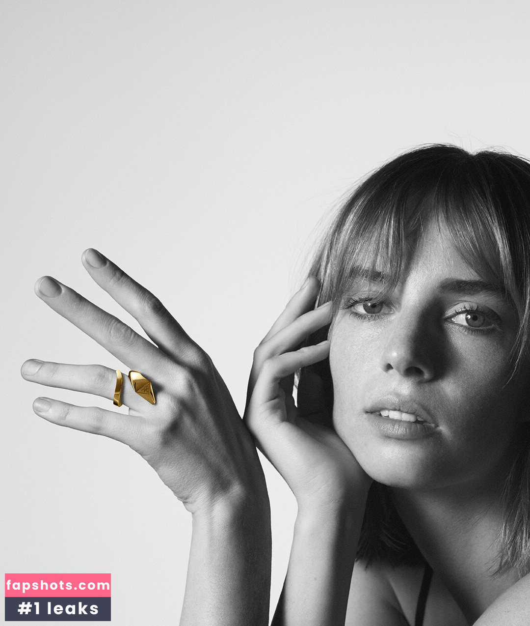 Maya Hawke gallery photo #319