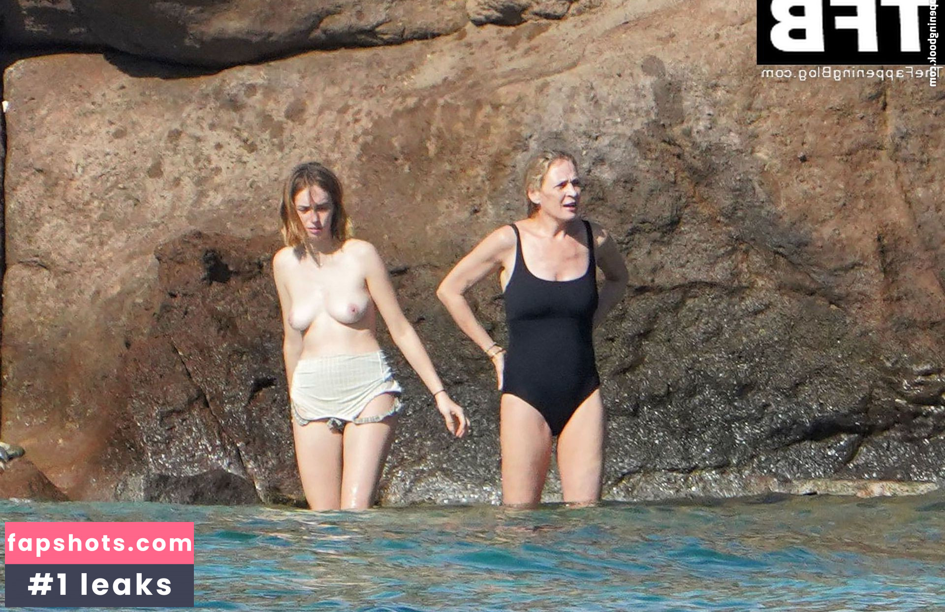 Maya Hawke gallery photo #340