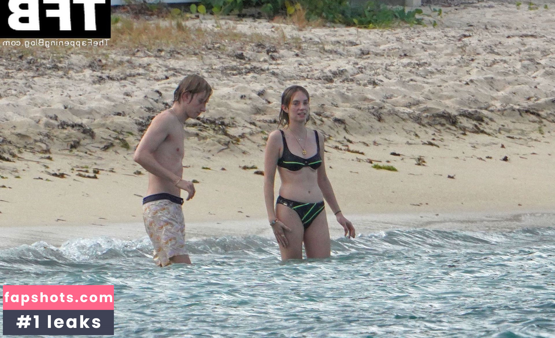 Maya Hawke gallery photo #405