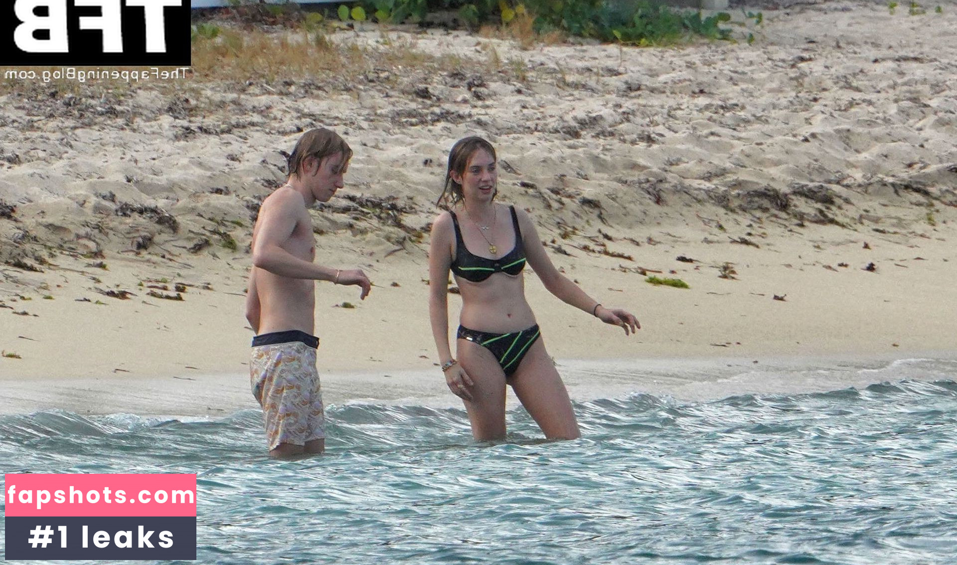 Maya Hawke gallery photo #406