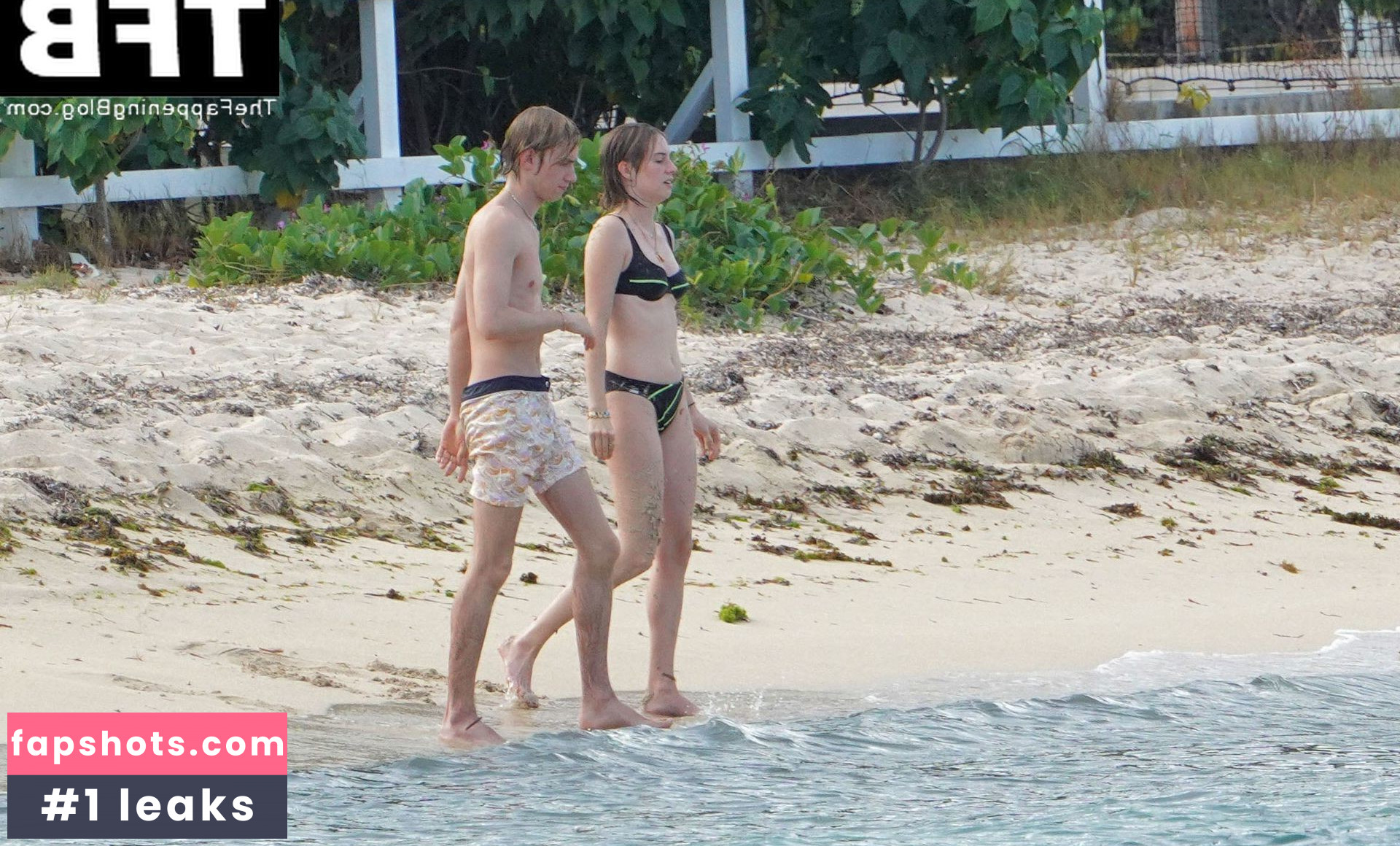 Maya Hawke gallery photo #408