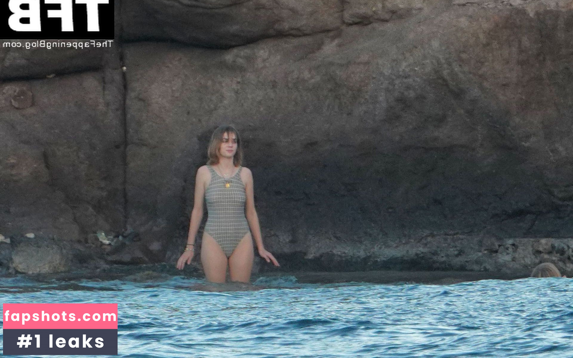 Maya Hawke gallery photo #422