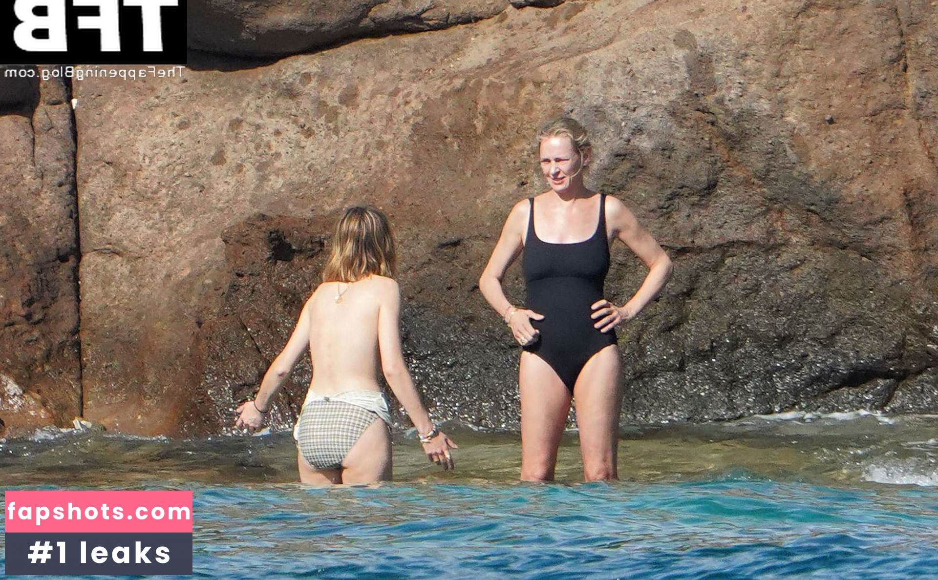 Maya Hawke gallery photo #471