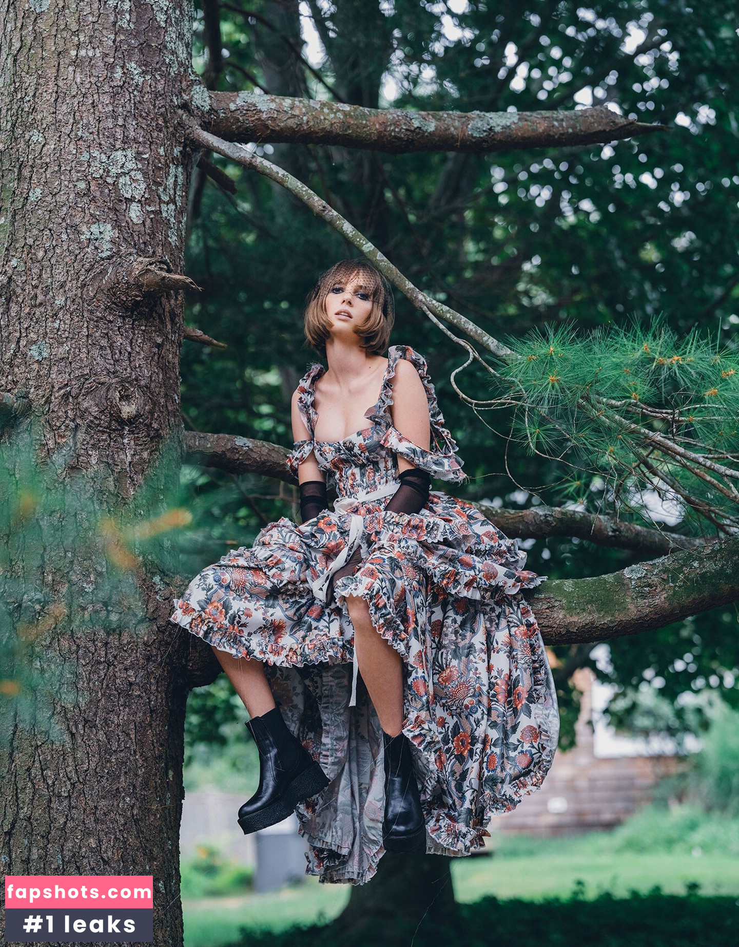 Maya Hawke gallery photo #519