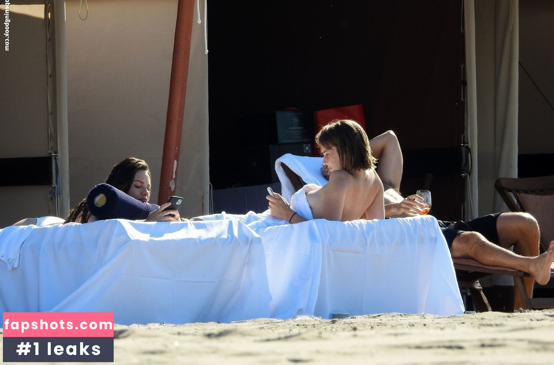 Maya Hawke gallery photo #570