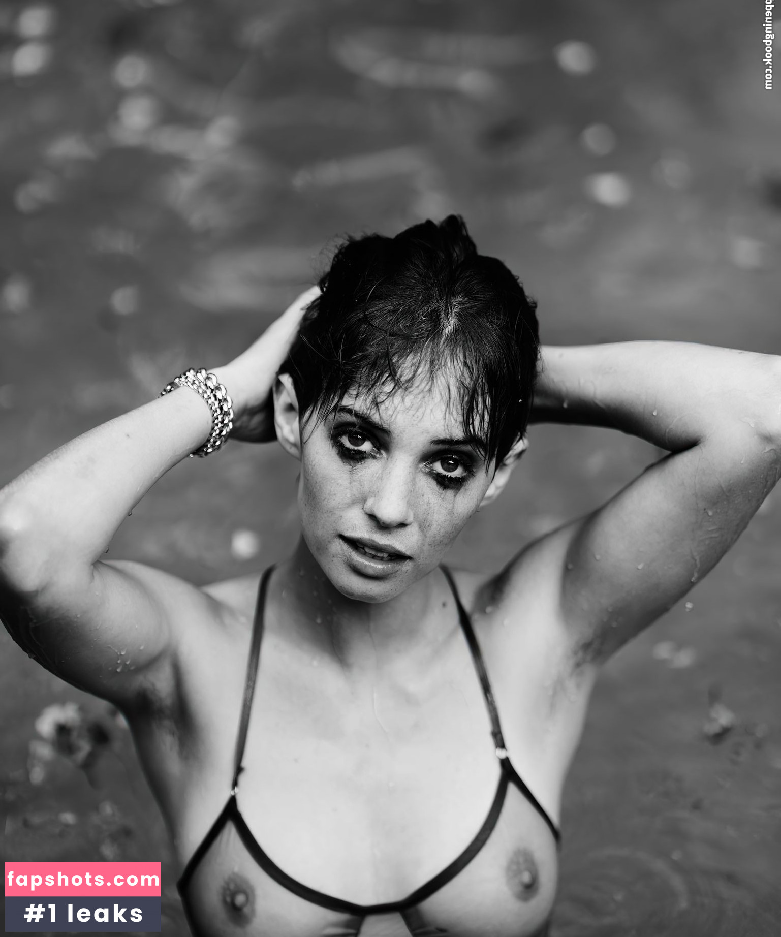 Maya Hawke gallery photo #586