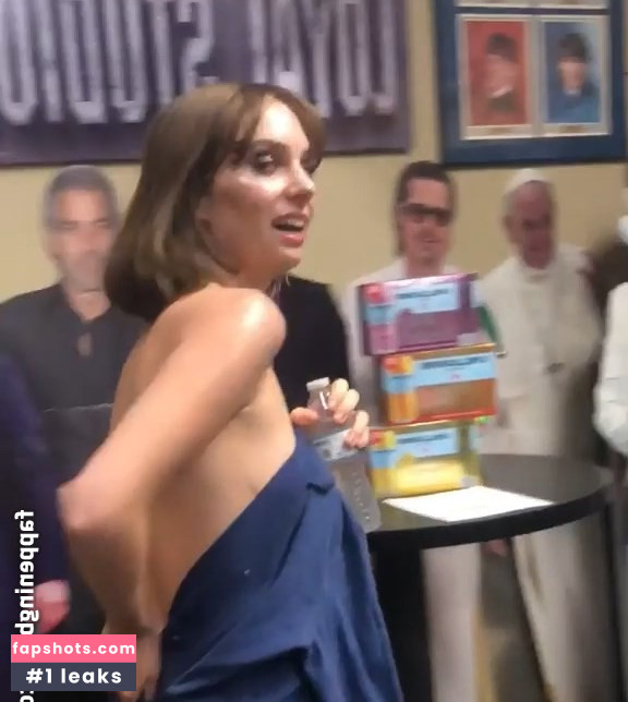 Maya Hawke gallery photo #717