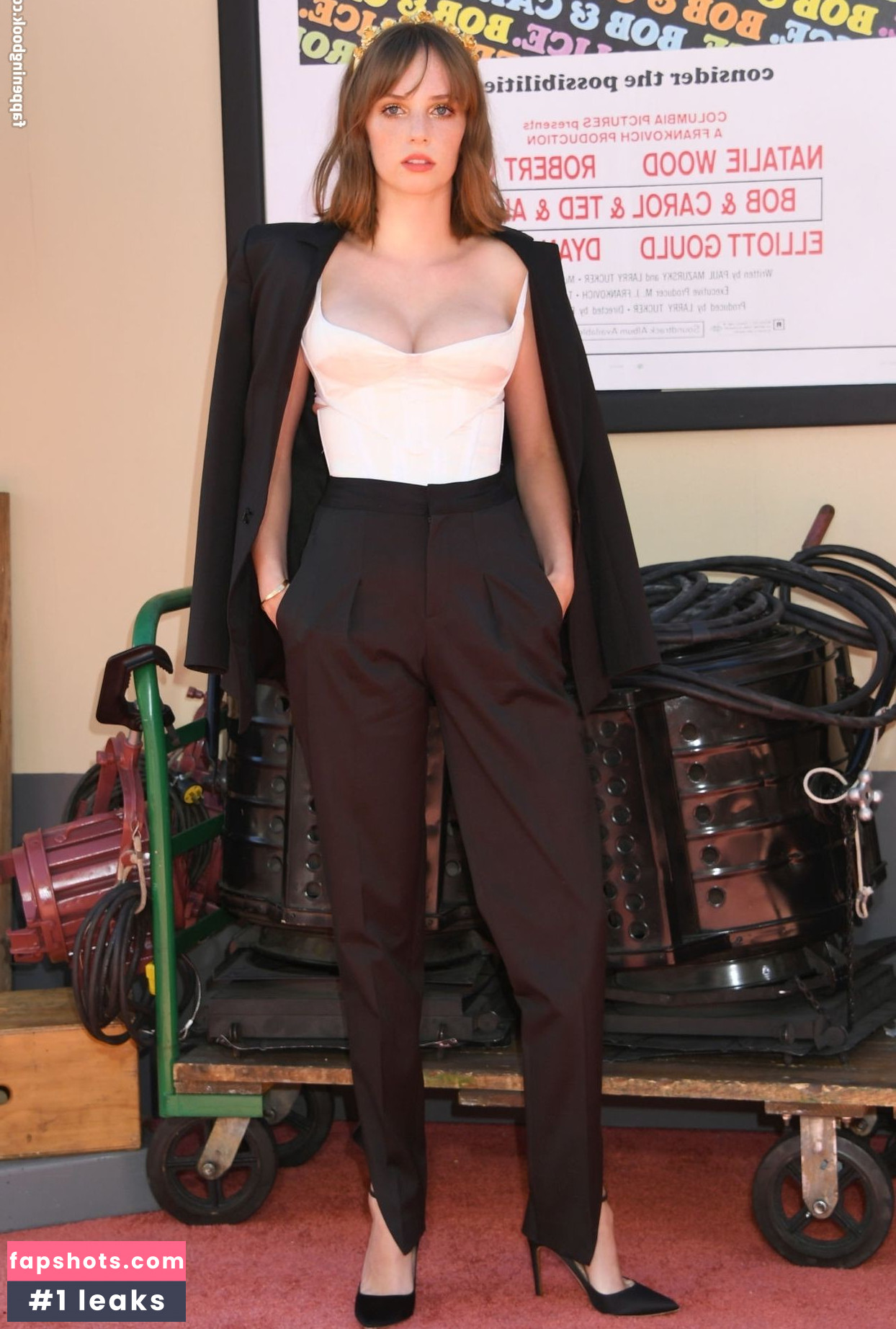 Maya Hawke gallery photo #727