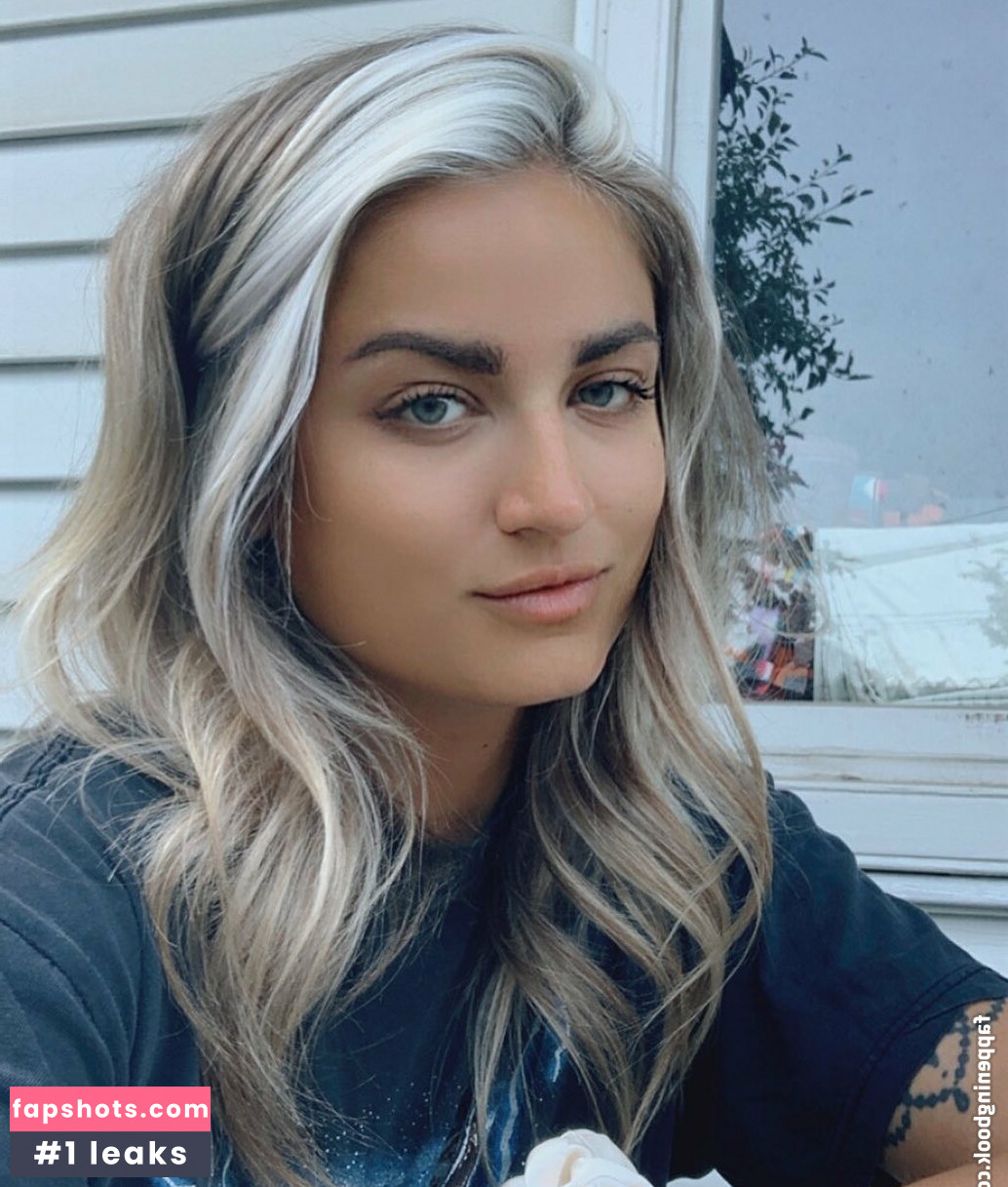 Maya Kereliuk gallery photo #12