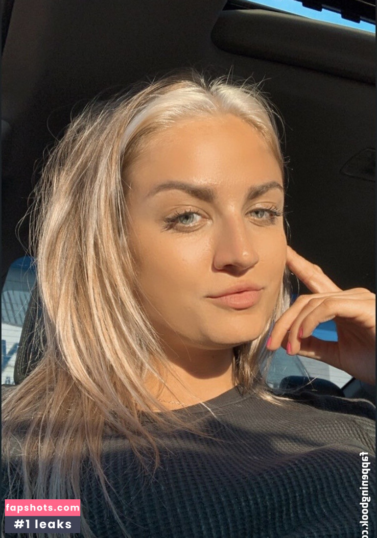 Maya Kereliuk gallery photo #16