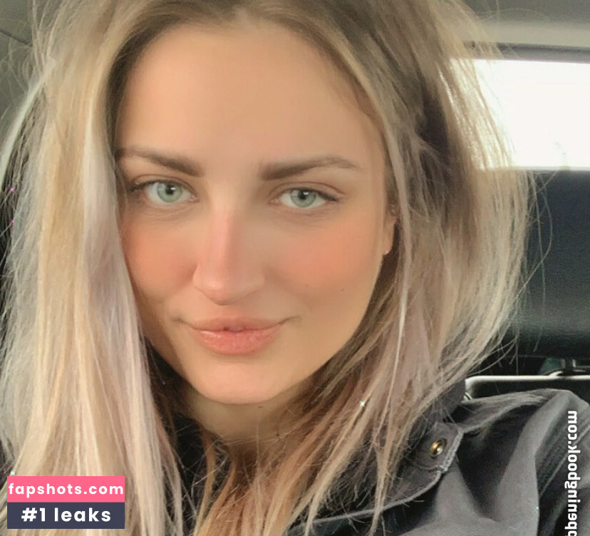 Maya Kereliuk gallery photo #19