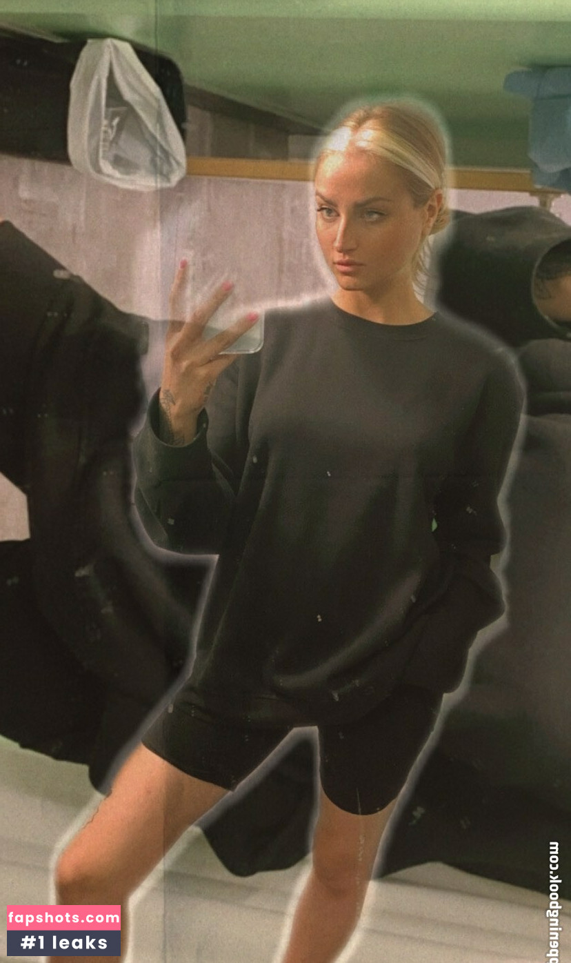 Maya Kereliuk gallery photo #24