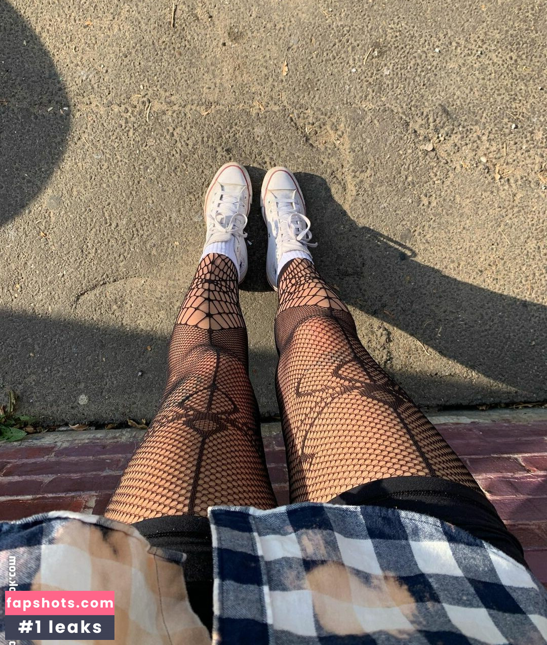 Maya Kereliuk gallery photo #30