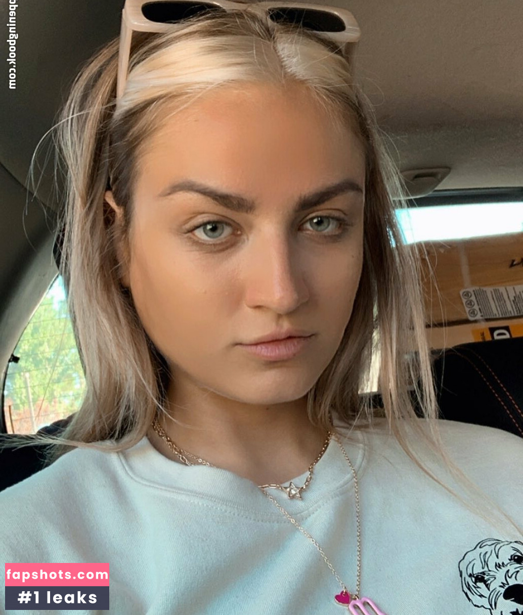 Maya Kereliuk gallery photo #34