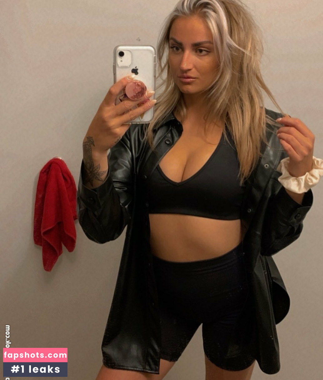 Maya Kereliuk gallery photo #40