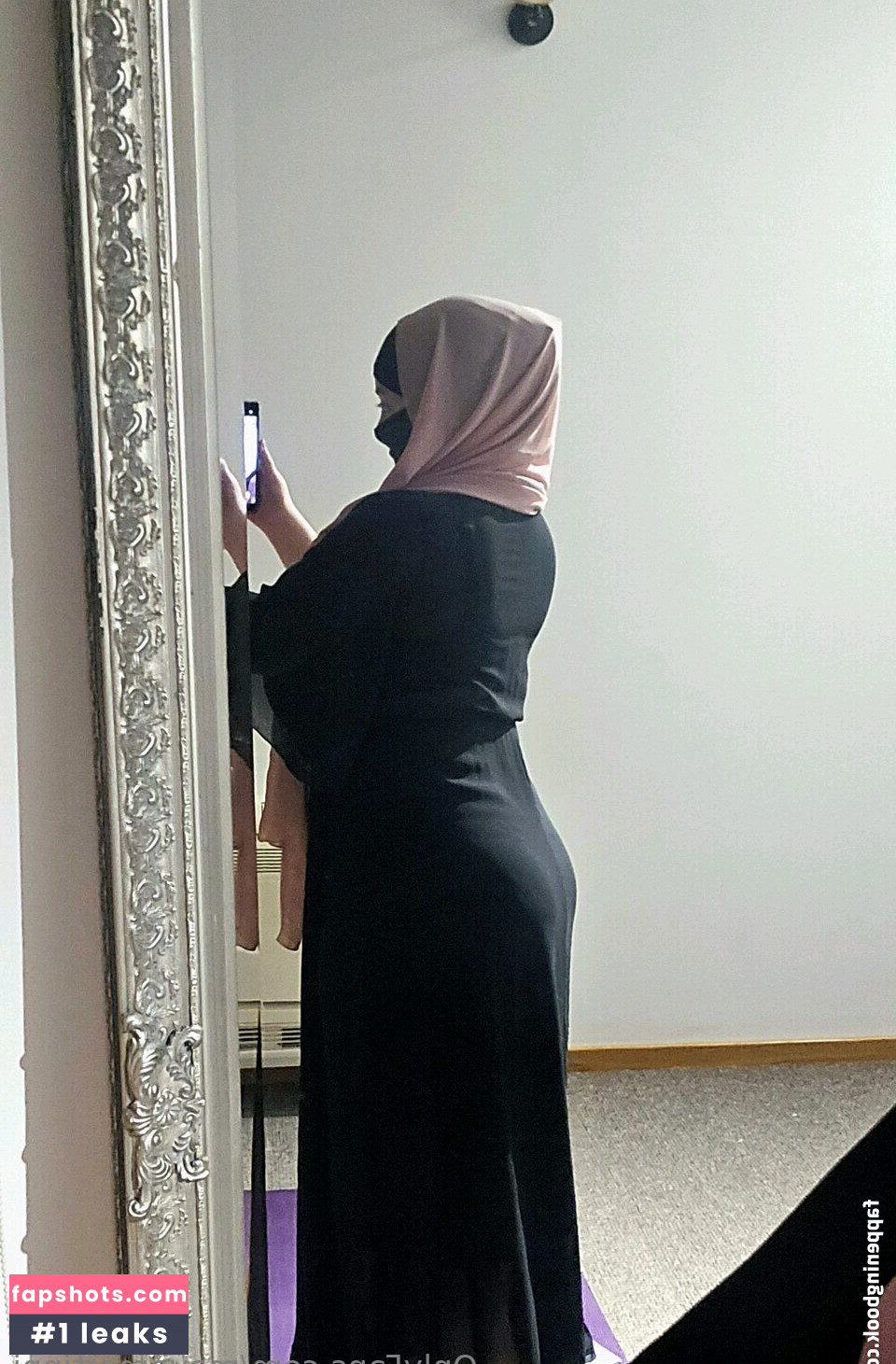 Maya Martinni gallery photo #2