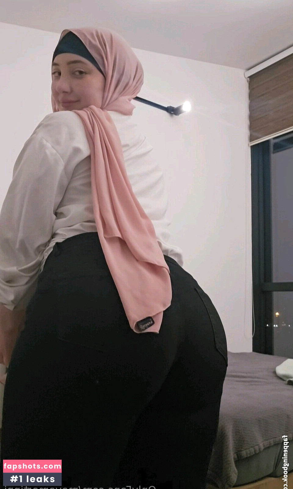 Maya Martinni gallery photo #15