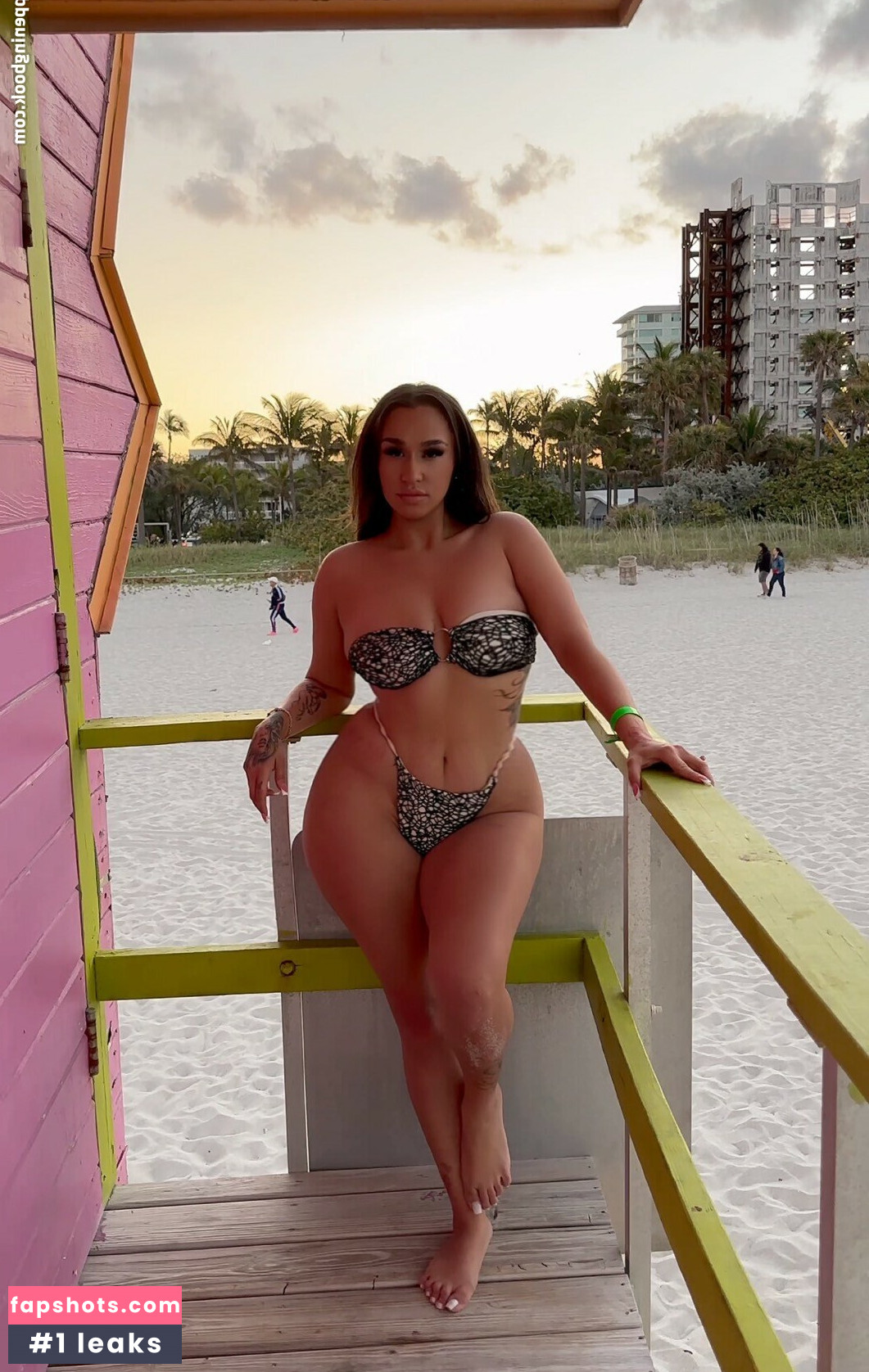 Maya Peaches gallery photo #7