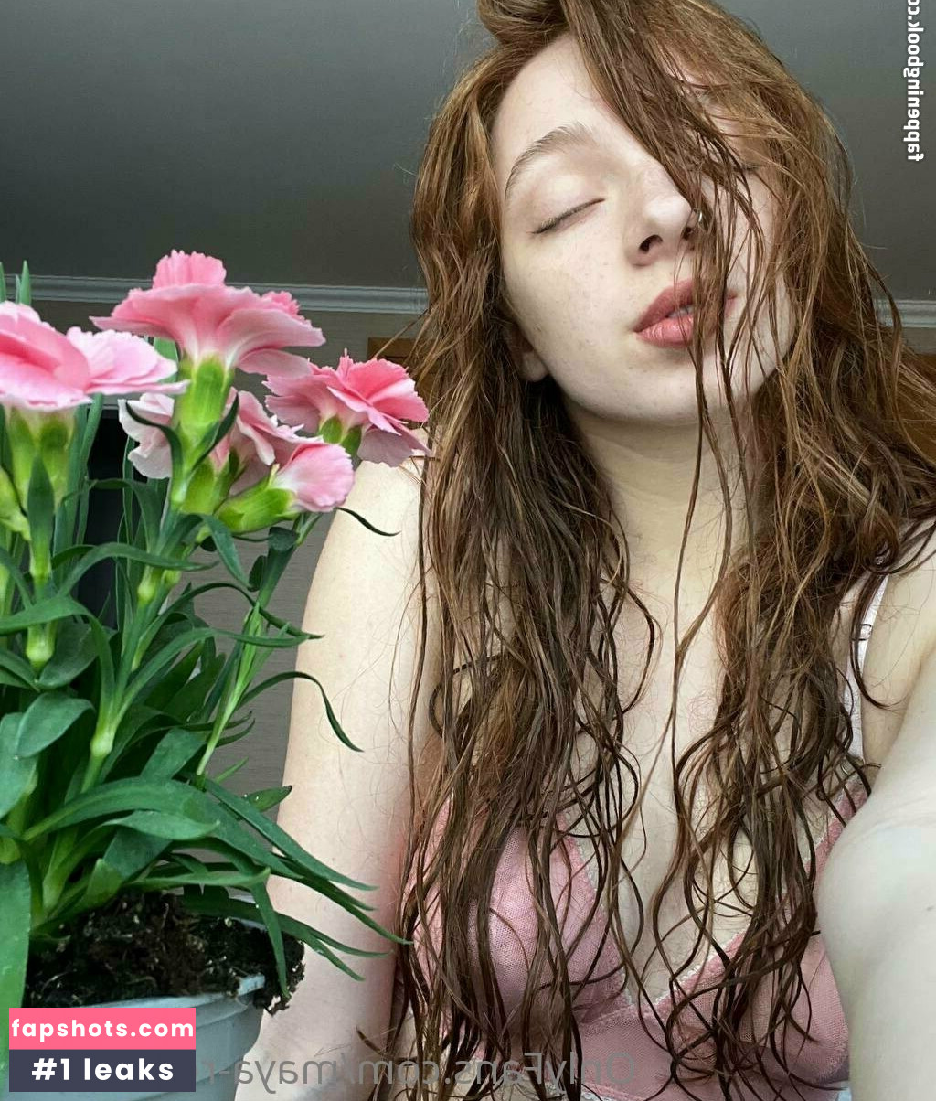 maya-red-haired gallery photo #6