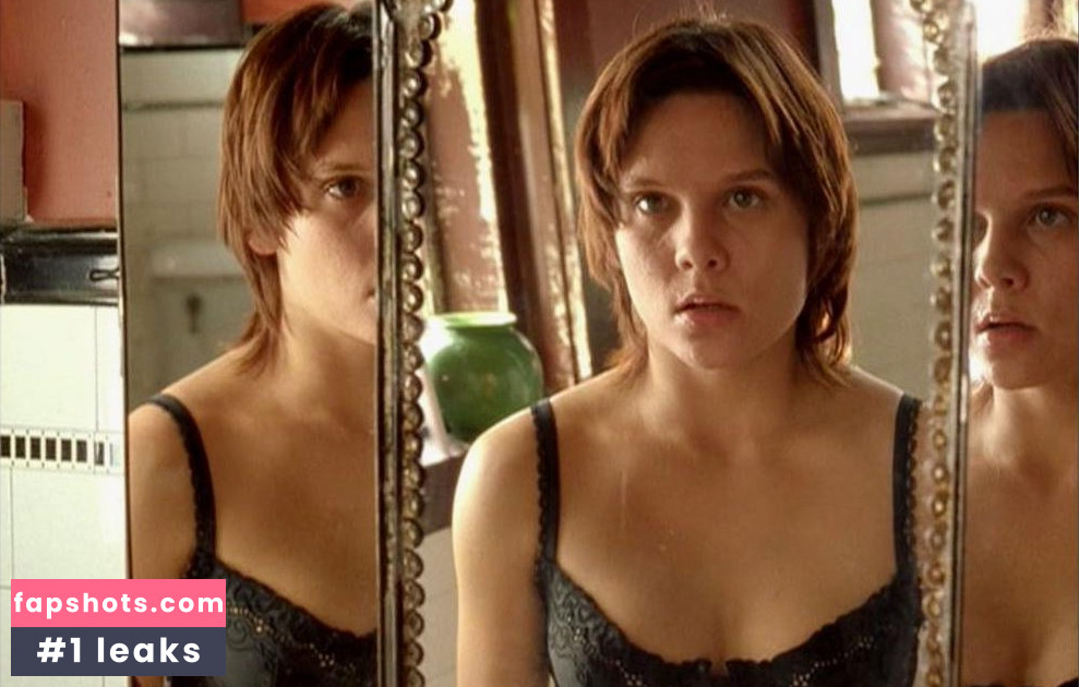 Maya Stange gallery photo #34