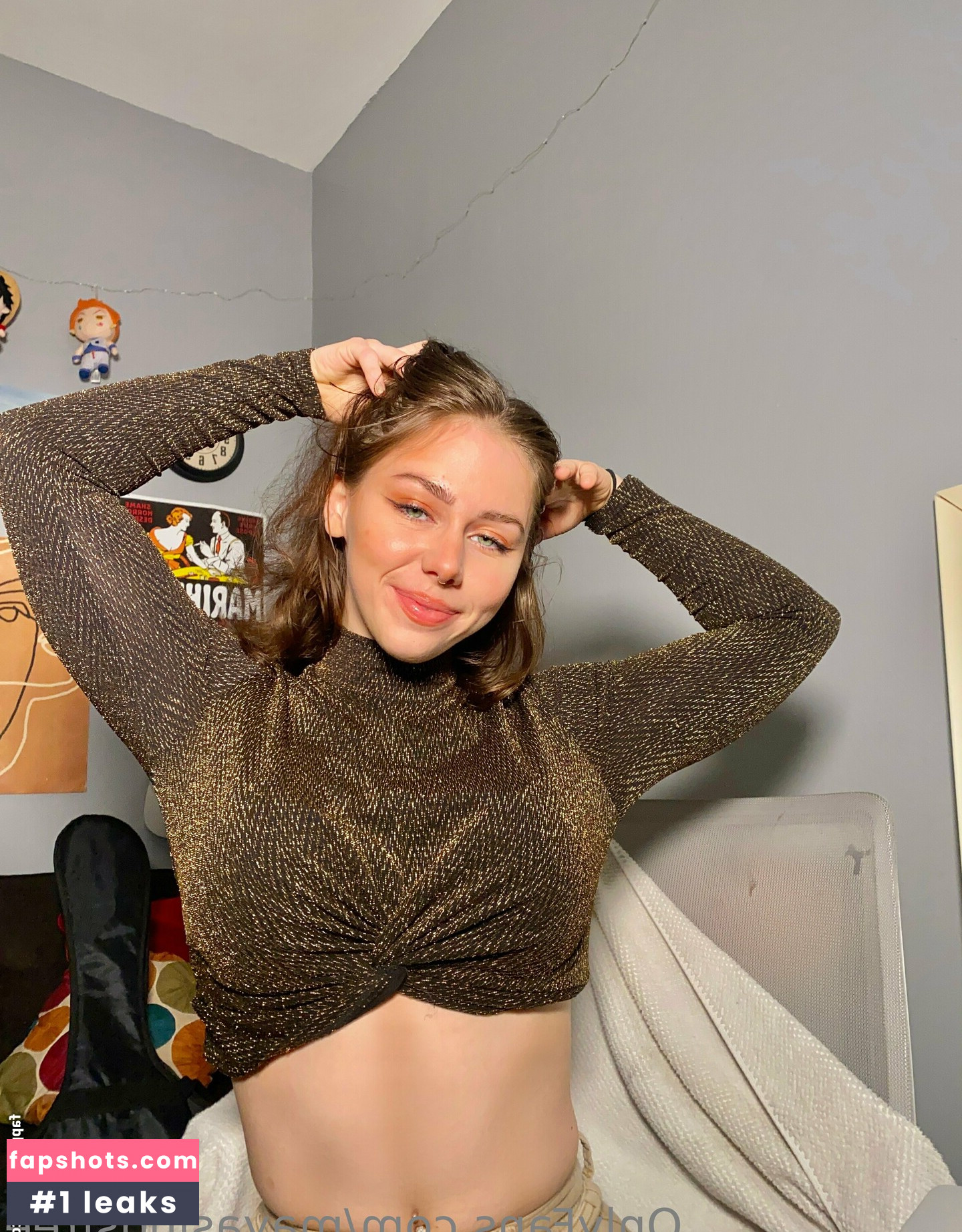 mayasingsfree nude babe gallery