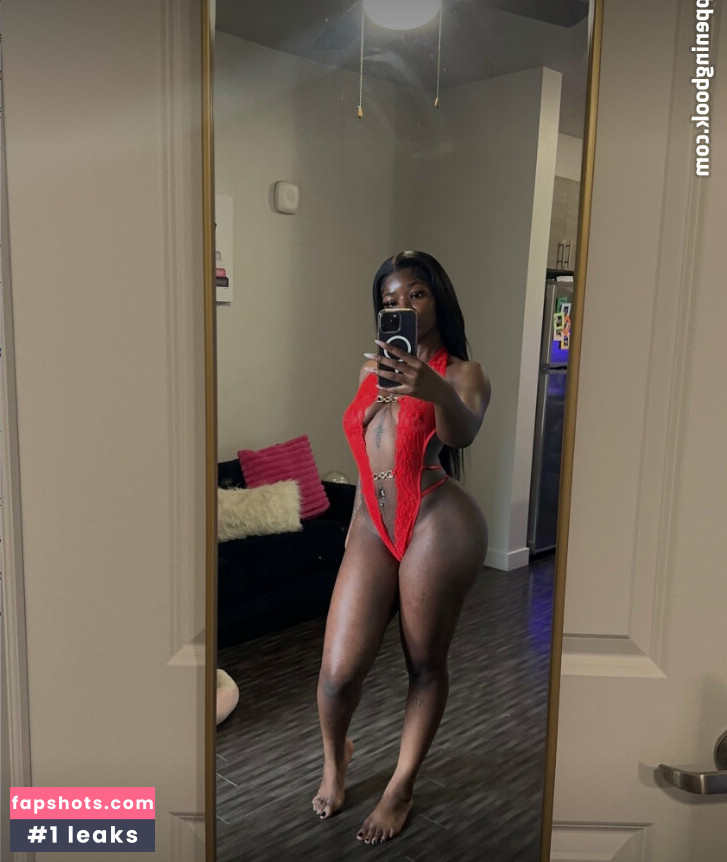 mayhoekage nude babe gallery