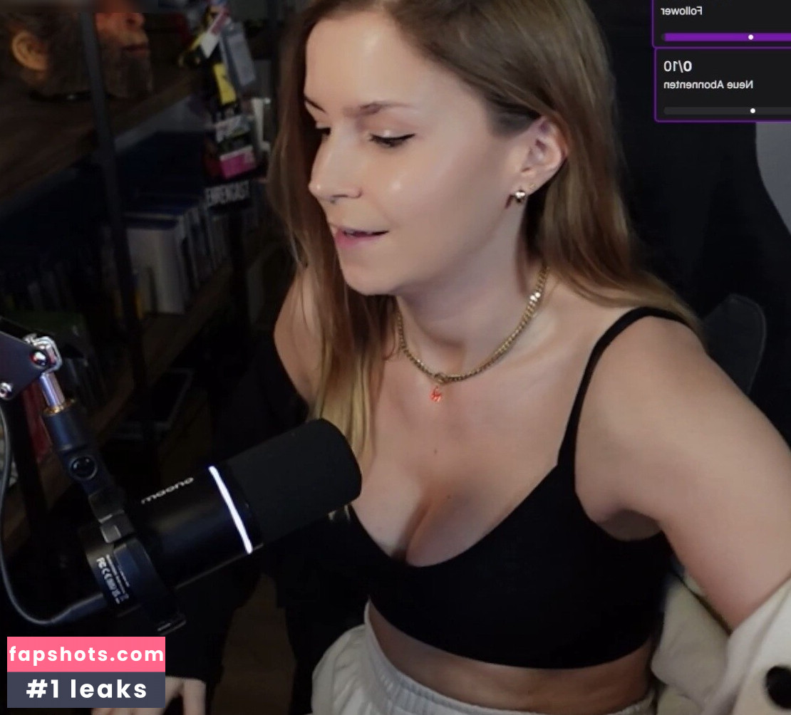 Mayo Dee gallery photo #13