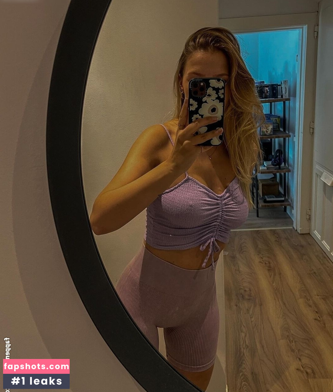 Mayo Dee gallery photo #18