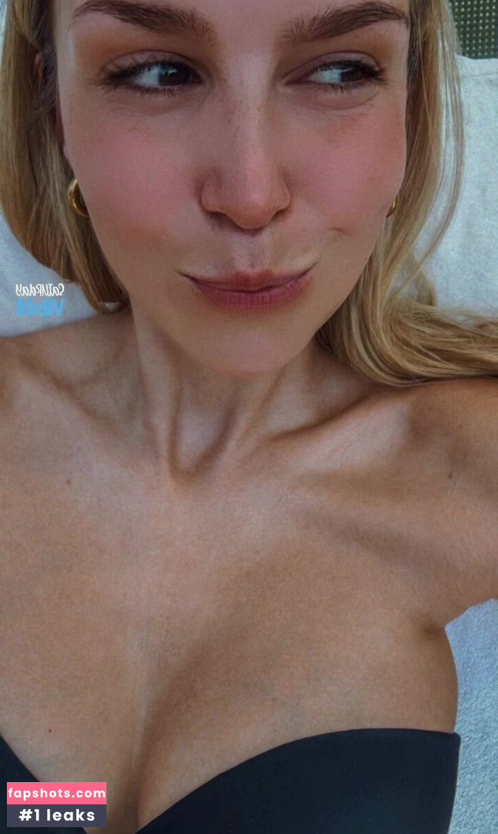 Mayo Dee gallery photo #5