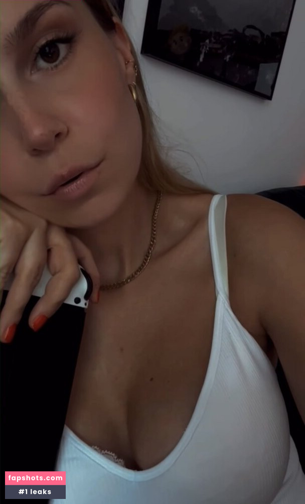 Mayo Dee gallery photo #32