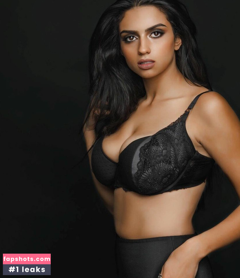 Mays Benatti gallery photo #27