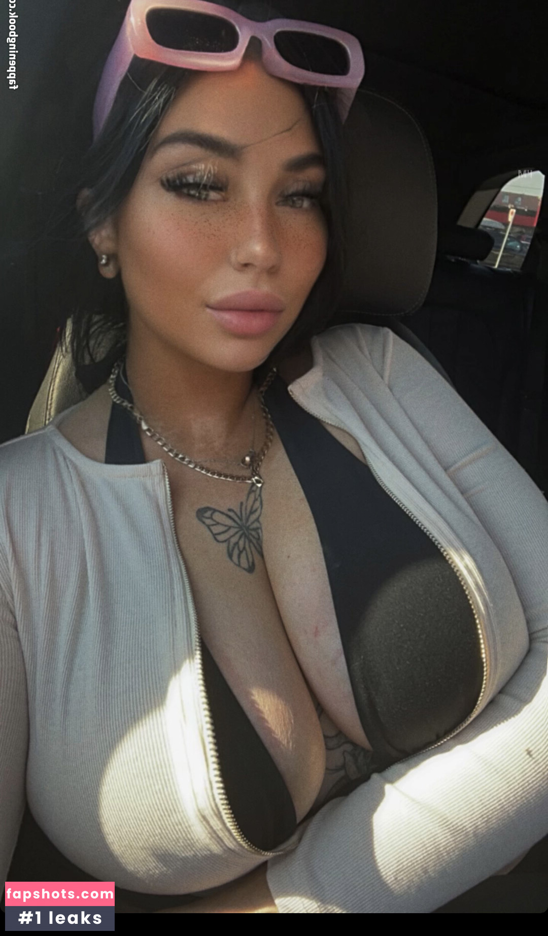 Mbou_ nude babe gallery