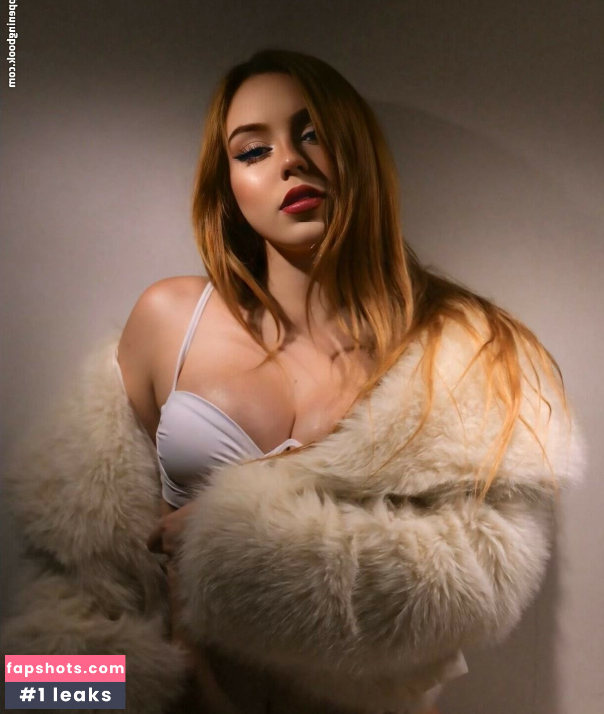 MC Bella Angel gallery photo #17