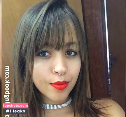 MC Bruna Santos gallery photo #2