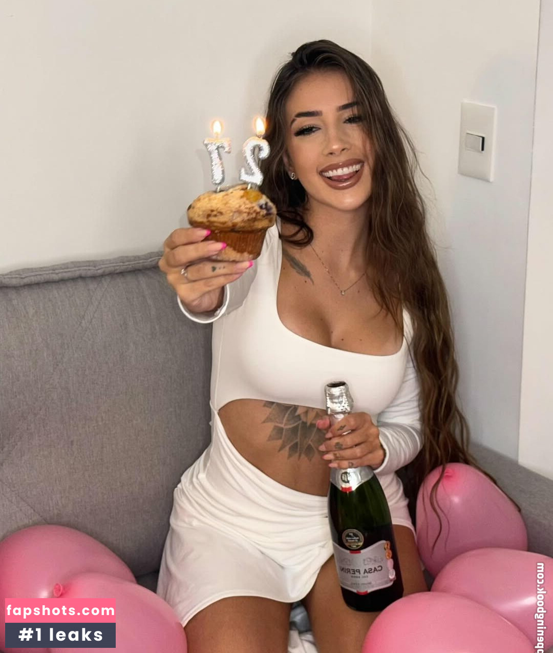 MC Julieta gallery photo #15