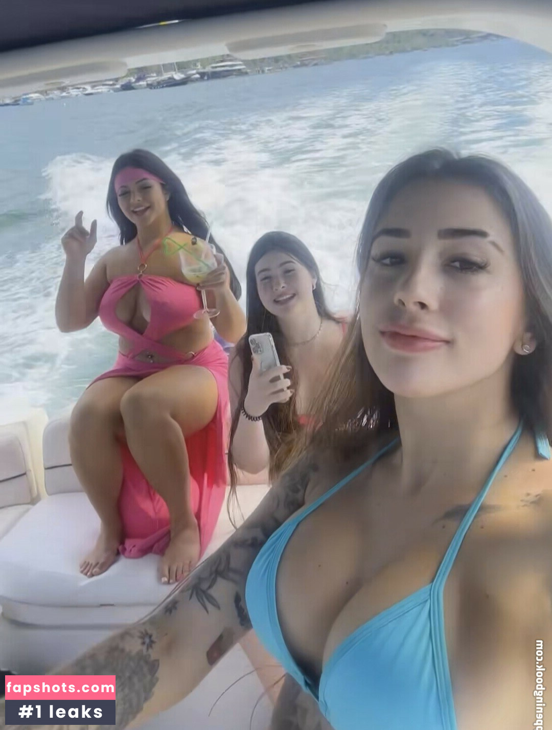 MC Julieta gallery photo #24