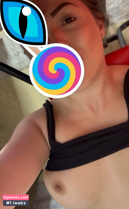 MC Mayara gallery photo #43