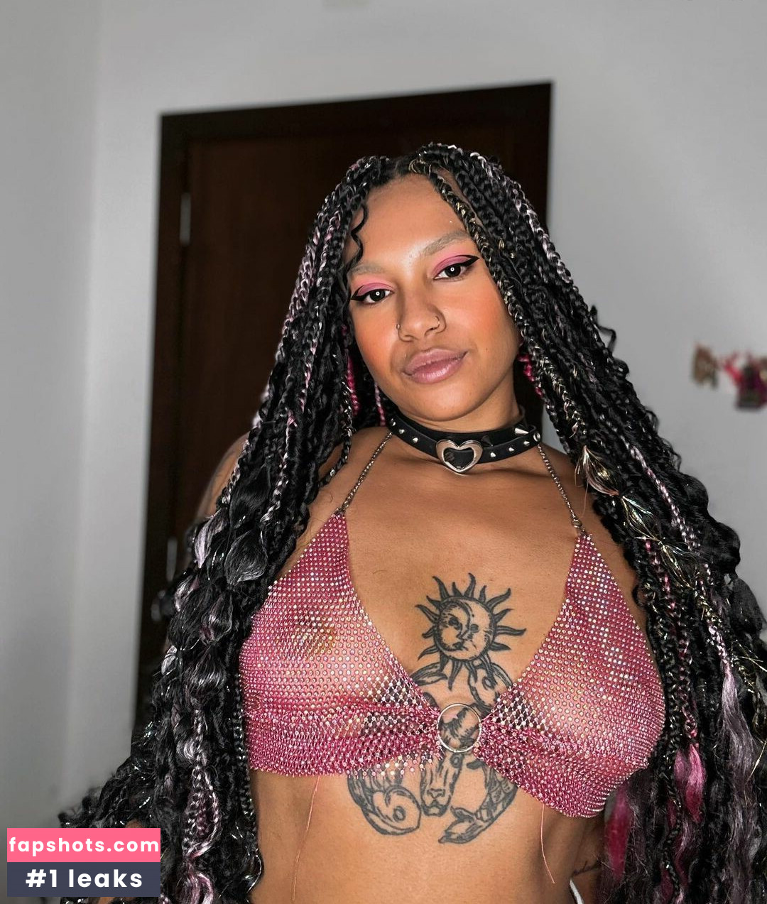 MC Taya gallery photo #17