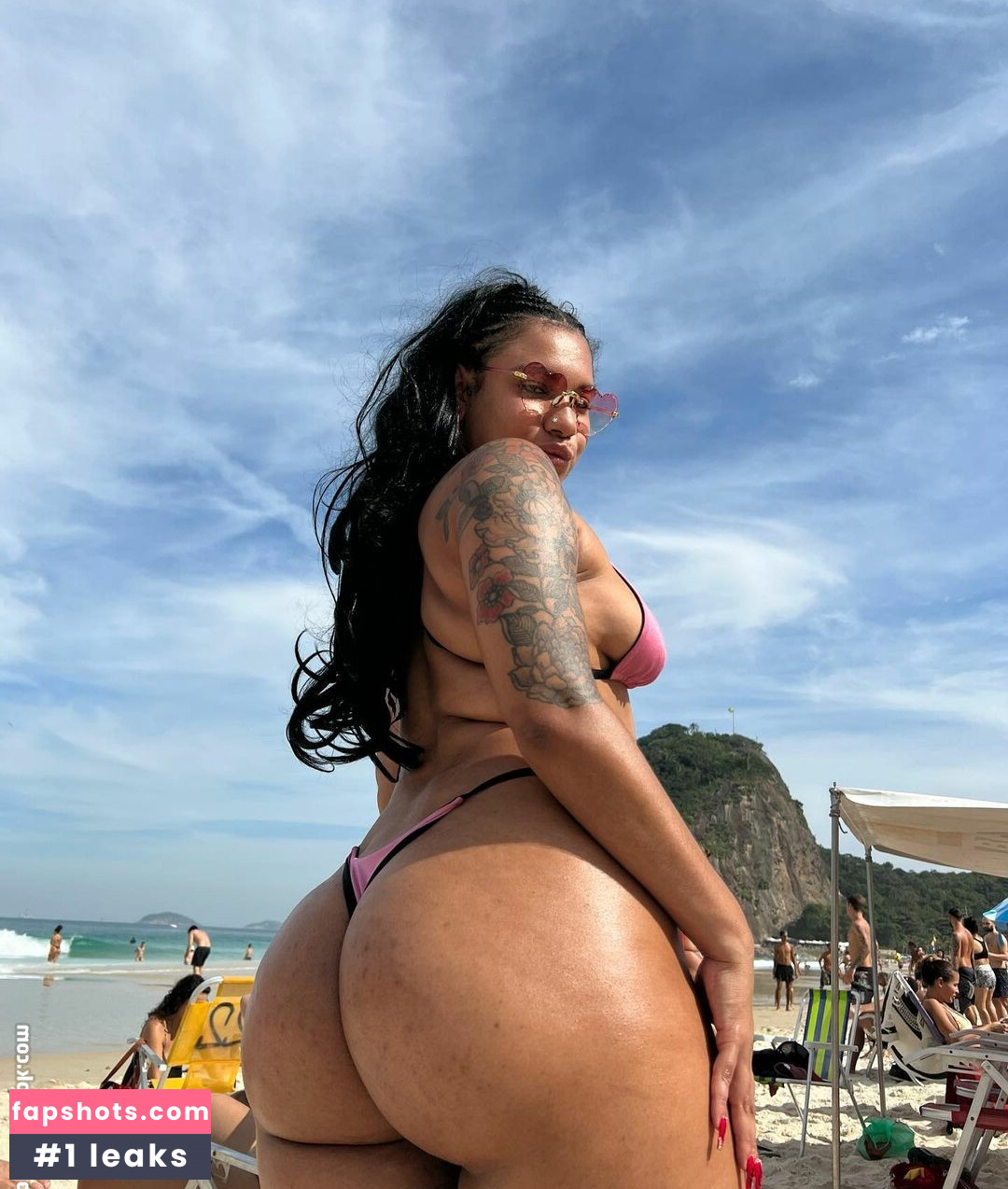 MC Taya nude babe gallery